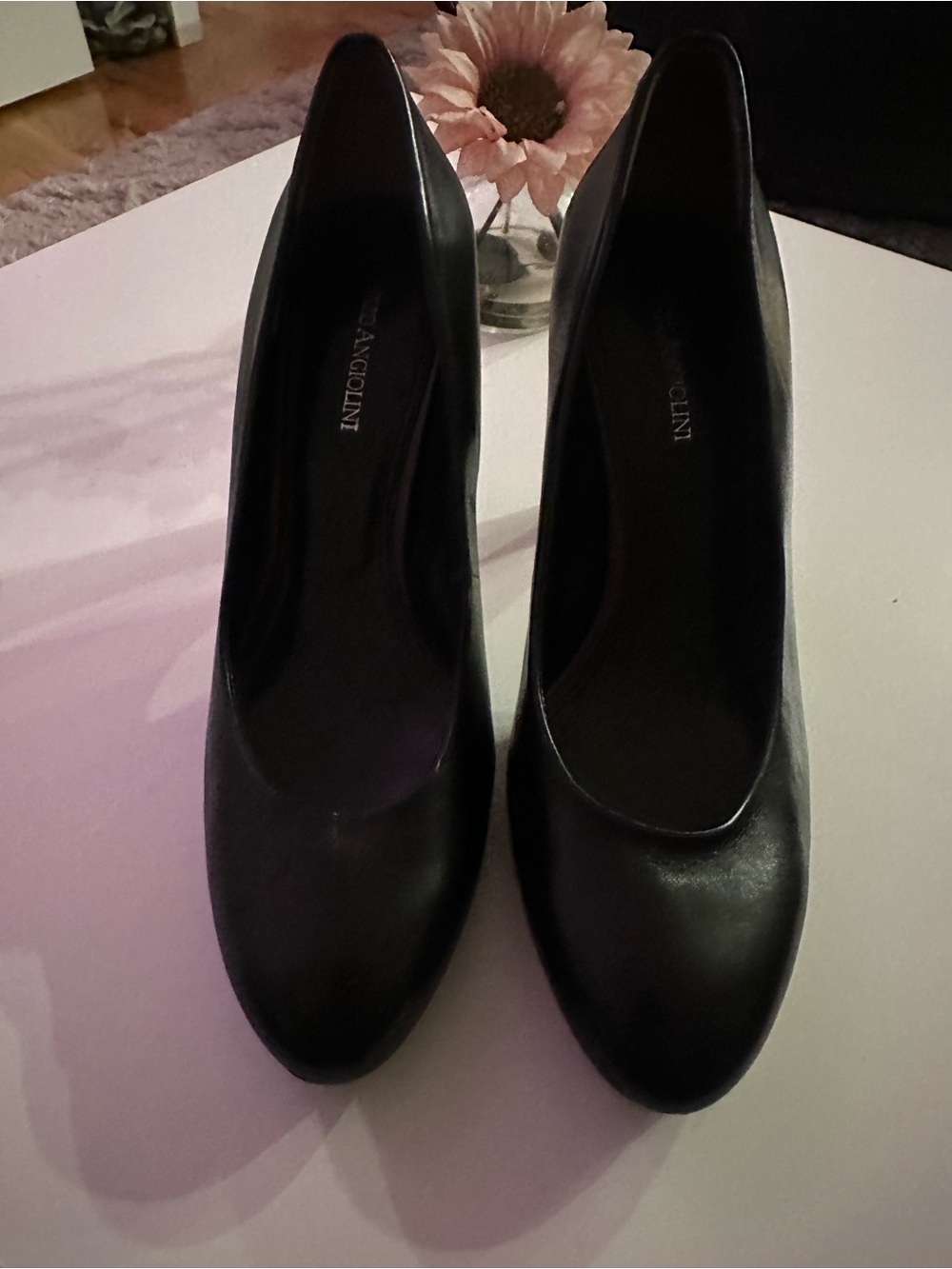 Enzo Angiolini Black Leather Round-Toe Pumps
